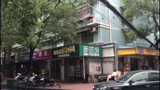 张某生前工作的新环境门店