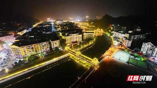 通道夜景。