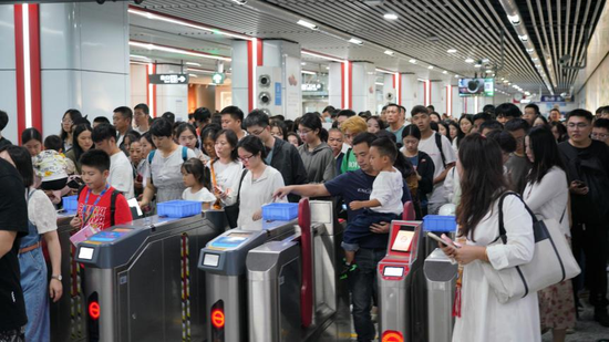 图源长沙地铁。