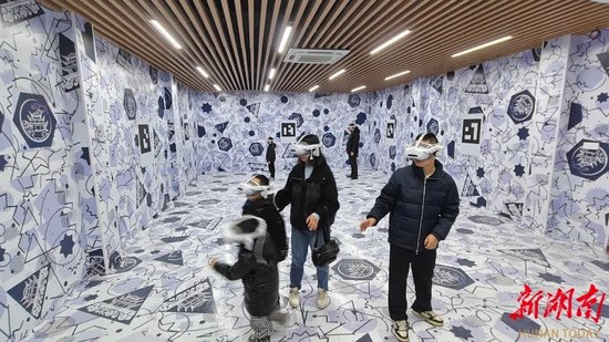 “数智岳阳楼”沉浸式VR体验。