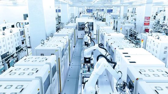 蓝思科技车间。