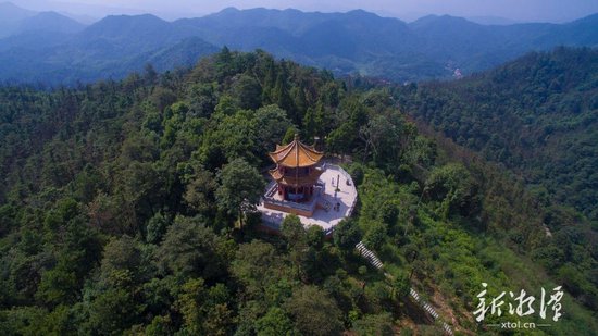 东台山国家森林公园是一座集旅游观光、科普教育、文化娱乐、体育健身于一体的城郊型森林公园。