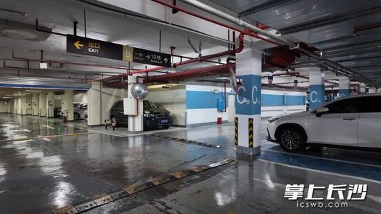 未改造区域和已改造区域对比强烈。