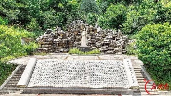 8月20日，位于新邵岳坪峰国家森林公园的孙思邈药王广场。湖南日报全媒体记者 邹尚奇 周浩宇 摄