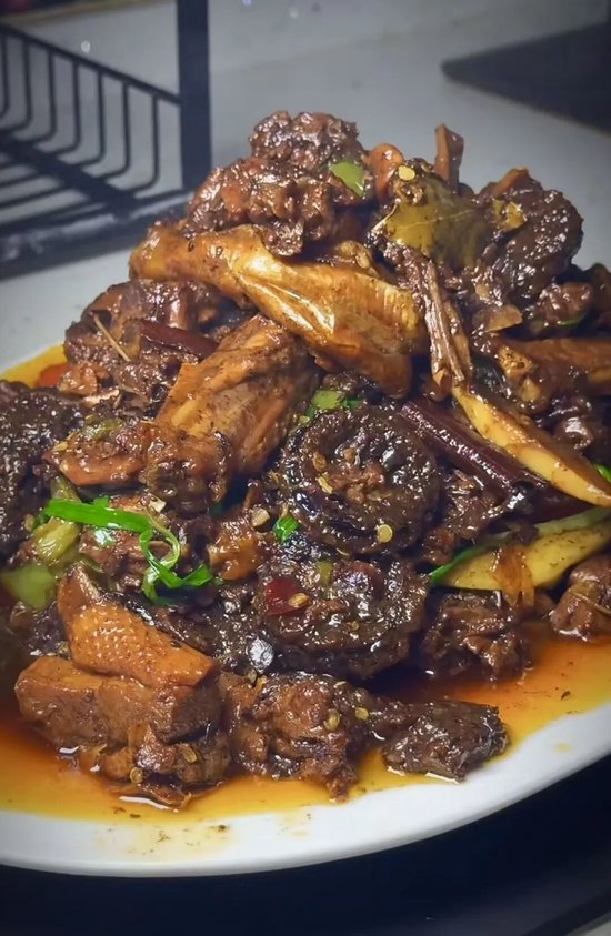 血粑鸭。图/小红书@吃肉肉🍳🥔