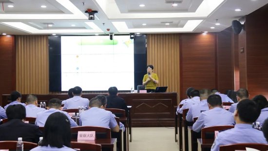 ��ƽ�����ϡ����ޡ�����ů���ӡ��ġ���ʼ �������깫����֯��չ��������ר�⽲��