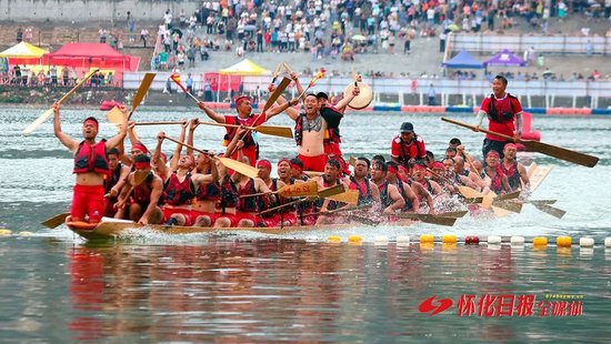 ▲怀化沅陵龙舟竞渡(资料图/邓浩然 摄)