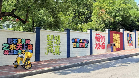 焕然一新的城北街巷。人民网记者 吴茜薇摄