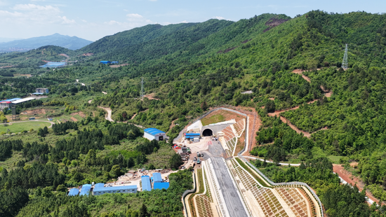 东安隧道。图/永州日报