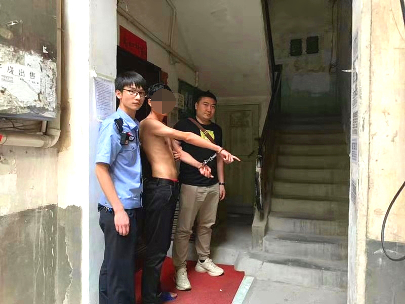 这个笨贼 常德一男子抢劫现金不成竟要求微信转账