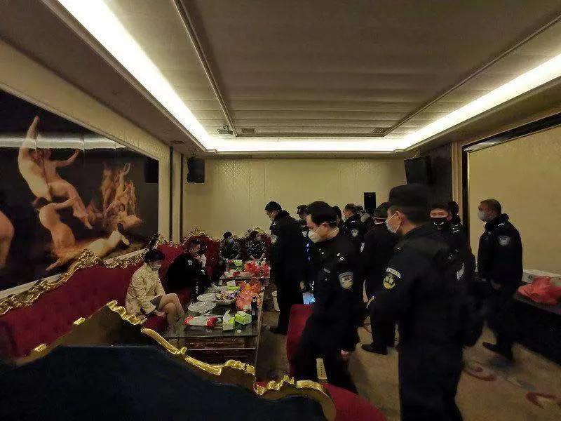 衡阳警方对娱乐场所进行清查
