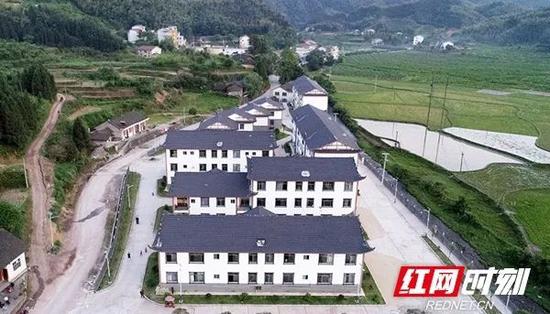 官庄镇黄壤坪集中安置点。瞿宏红 摄