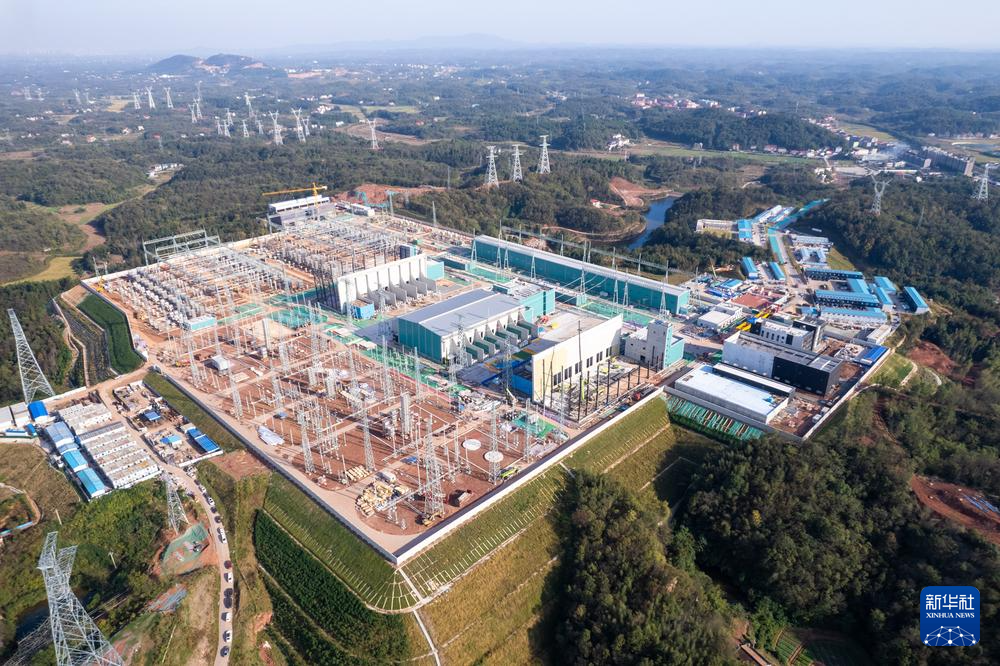 这是11月8日在衡南县泉湖镇拍摄的衡阳换流站（无人机照片）。