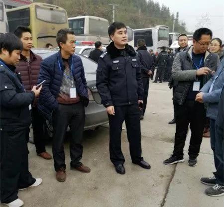 洪江市警方o2o出重拳端掉一个涉恶犯罪窝点