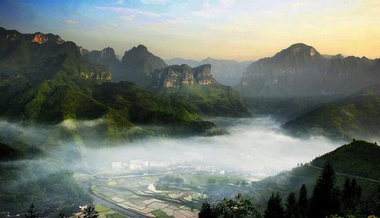 吕洞山岩溶台地—峡谷群