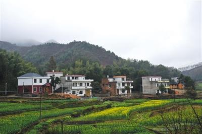 “鸿翔部队”1945年空降后驻扎的地方如今已建成村民的新居。