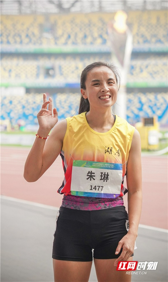 朱琳在陕西残特奥会田径女子100米T13级决赛掠影。(红网记者 朱丽萍 摄)