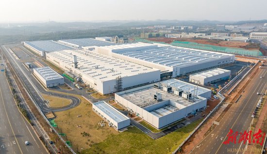 湘潭经济技术开发区，俯瞰吉利远程新能源商用车湘潭基地。湖南日报全媒体记者 辜鹏博 摄