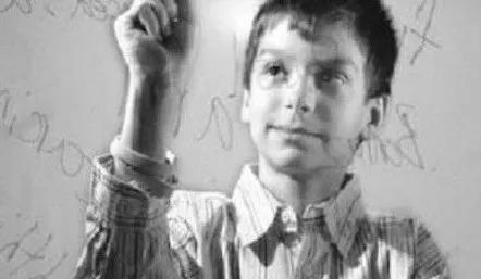 9岁岳阳男孩一看到扑克牌就哭闹不止 竟是患有社交障碍