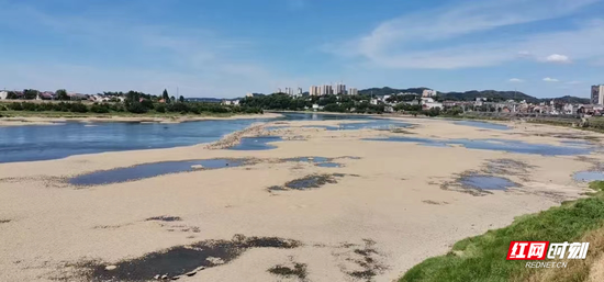  8月12日资水控制站桃江水文断面实景。