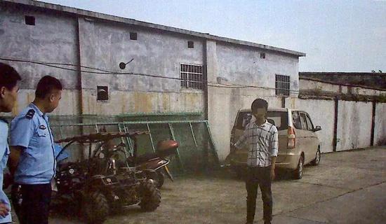 胆大包天 三名小伙子到涟源杨市派出所里偷车