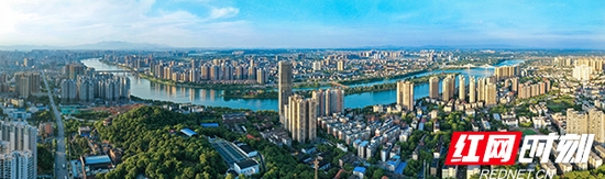 衡阳山水洲城融为一体,湘水、耒水、蒸水交汇于城区,是国内外罕见的生态福地。