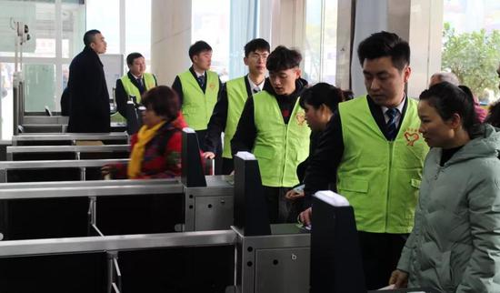 株洲火车站3秒可"刷脸进站" 还有34趟临客经停