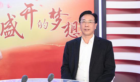 湖南省扶贫开发办公室党组书记、主任王志群近照