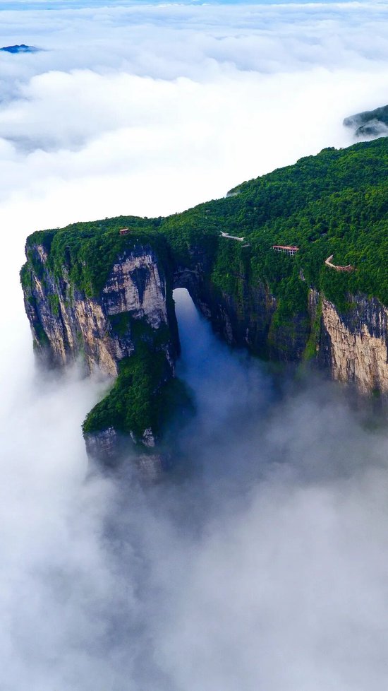 天门山景区。图/向韬