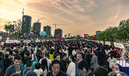 ▲醴陵第一届炒粉节吸引众多游客。资料图 醴陵融媒 供图