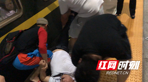 10年被抓8次惯偷再次犯案 在站台撒泼打滚被长铁警方抓获