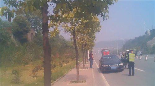 8000买车还送车牌 男子贪便宜买无手续二手车被扣车