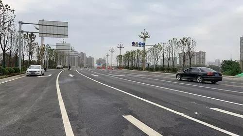 岳阳得胜北路延伸段主路通车 零星工程即将收尾