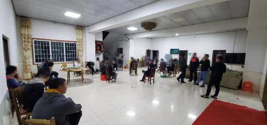 包厢费4800元！郴州“天价乡村KTV”实为吸毒窝点