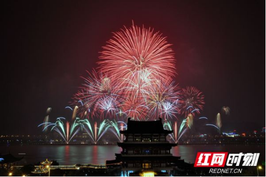 1月1日,长沙橘子洲头焰火将璀璨绽放,新年第一场焰火你想和谁去看?