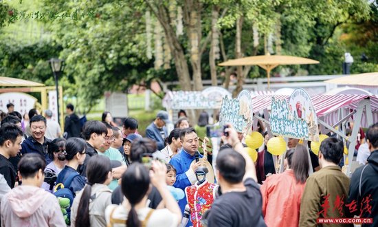 机器人也来学非遗(图片均由主办方提供)