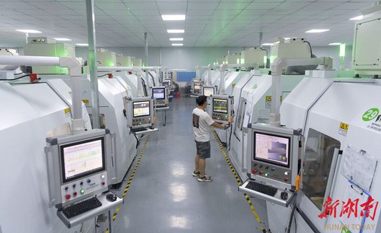 位于邵阳经开区的湖南富兰地工具股份有限公司智能生产车间一片繁忙。（资料图片）湖南日报全媒体记者 唐俊 摄