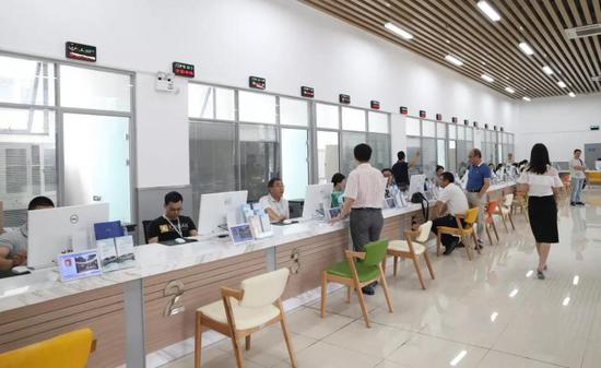 浏阳推动“最多跑一次”向“一件事一次办”并轨 400 人帮代办队