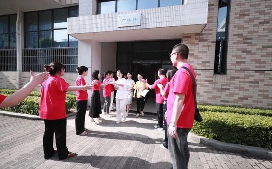 我校为高考标准化考场、优秀考点
