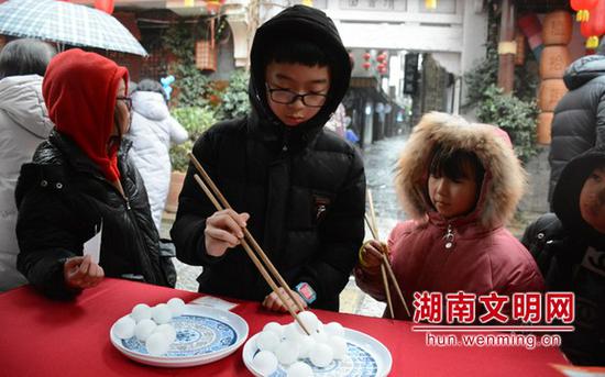从“闹”到“品” 长沙百年老街连续六年举办元宵庙会