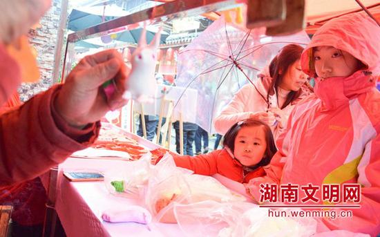 从“闹”到“品” 长沙百年老街连续六年举办元宵庙会