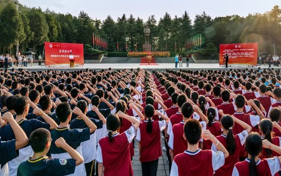 2023年5月24日，湖南省委、省政府正式启动“我的韶山行”中小学生红色研学。截至2024年4月27日，全省共有152批次约200所学校的17.12万名师生先后走进韶山，接受红色教育