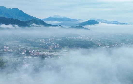 云山。图/李健、易昂