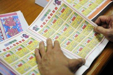 分享到    来源:株洲日报   原标题:家中开卖"六合彩" 获利一万罚两万