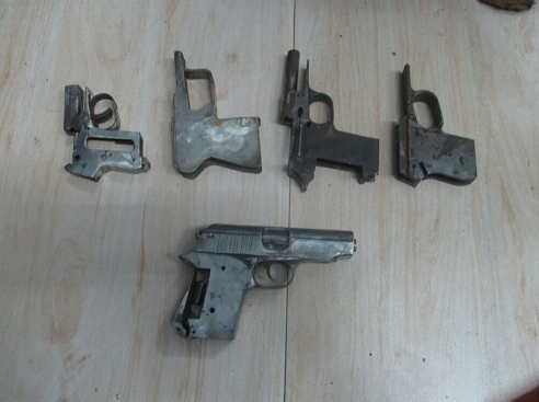 岳阳警方破获省督8.26特大网络制贩枪支案