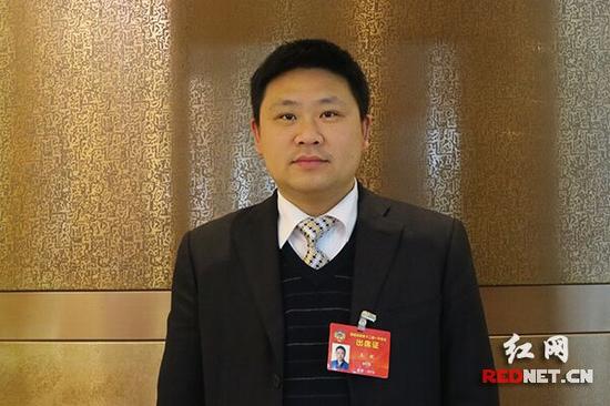 湖南省政协十二届一次会议闭幕 一起听委员参