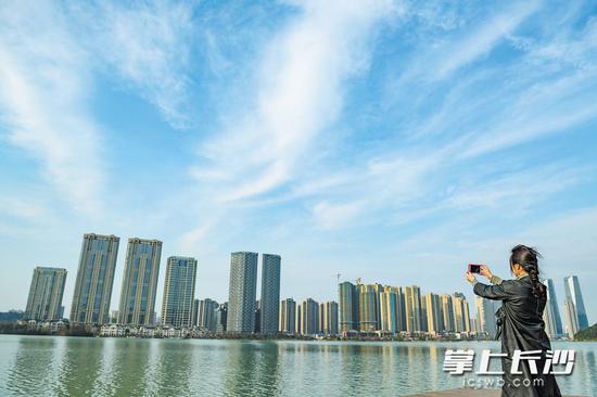 去年以来系列调控政策的顺利实施,保证了长沙楼市健康平稳发展。 长沙晚报记者 陈飞 摄