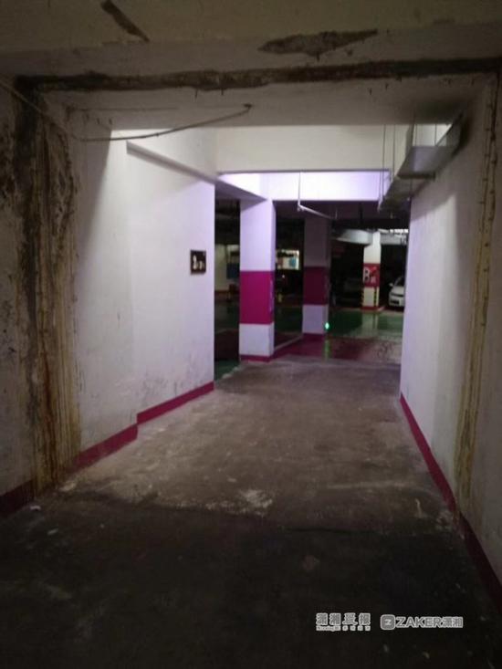 宁乡一小区停车费高 开发商:隔段时间挪一次车