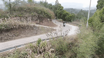 （杨浩送餐途中）