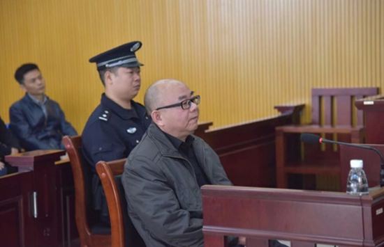 益阳一落马局长涉罪受审 曾充当洞庭下塞湖非法矮围“保护伞”